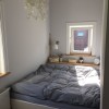 Nagy ágy kis szoba